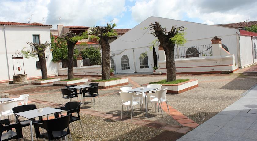 Sumaiya El Palacio Coria Luaran gambar