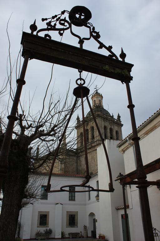 Sumaiya El Palacio Coria Luaran gambar