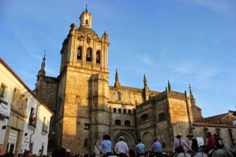 Sumaiya El Palacio Coria Luaran gambar