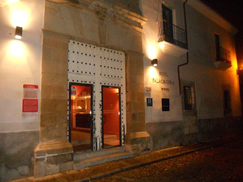Sumaiya El Palacio Coria Luaran gambar